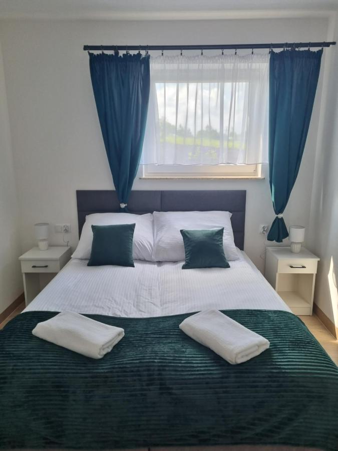 Apartamenty Jelen Pod Grapom Banska Nizna Luaran gambar